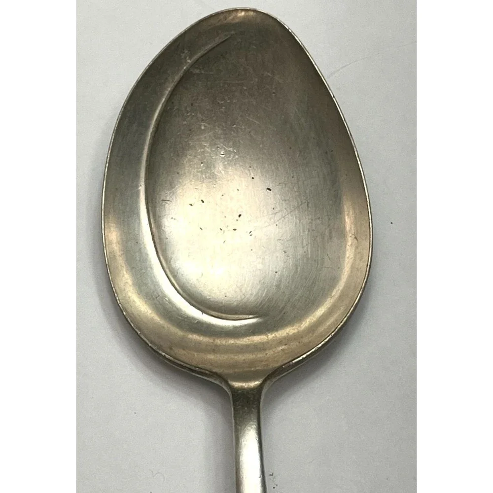 Holmes Edwards IS Deep Silver Woodsong Berry Serving‎ Spoon Silverplate USA Made